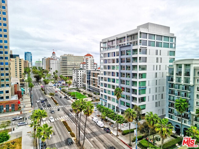 Building Photo - 200 W Ocean Blvd Unit 711 Rental