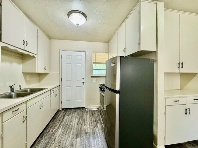 Photo - 528 N Baumann Ave