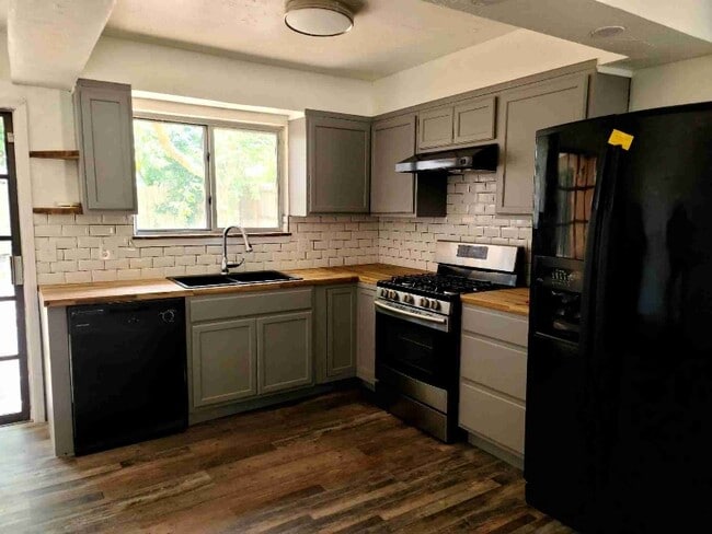 Photo - 4912 S Fairmont Ave