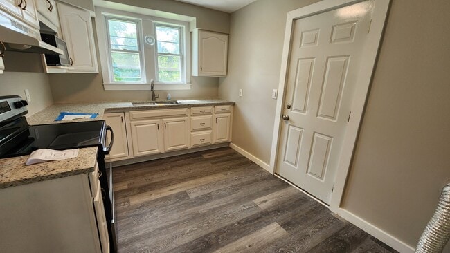 Photo - 216 Ludlow Rd