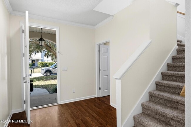 Photo - 736 Rembrandt Ave