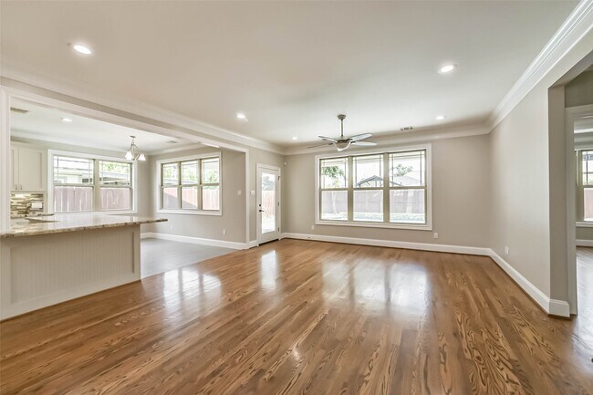 Photo - 1317 Chantilly Ln