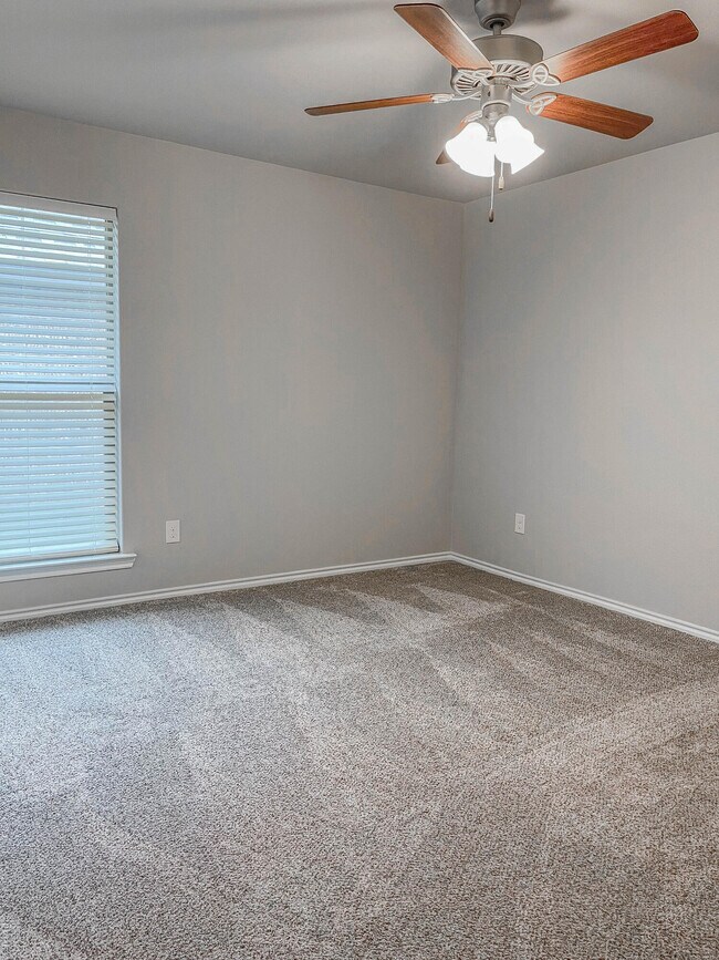 Photo - 14109 Avenue W