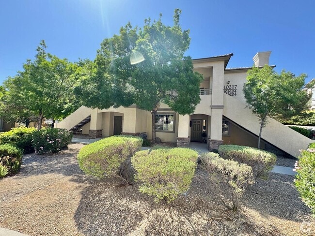 Building Photo - ABSOLUTELY STUNNING 2 BEDROOM, 2 BATHROOM ... Rental