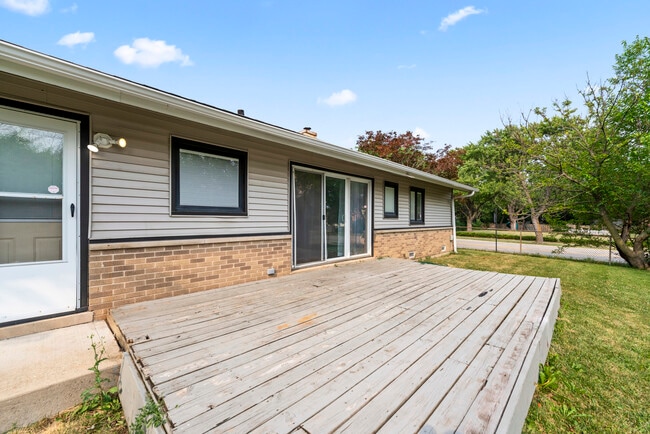 Photo - 109 Landmeier Rd