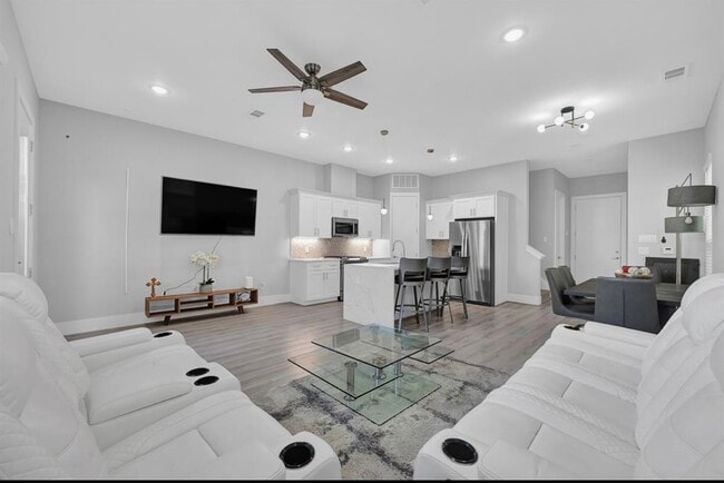 Photo - 4215 Hardy St