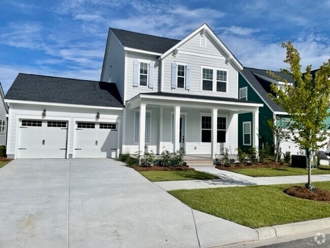 Building Photo - LIKE NEW Executive Home In Coveted Midtown...