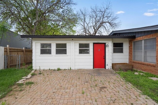 Photo - 10205 Old Manchaca Rd