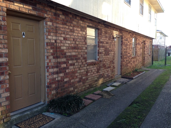 Photo - 2833 Fayette St