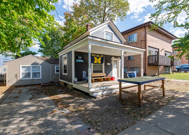 Photo - 815 Brown St