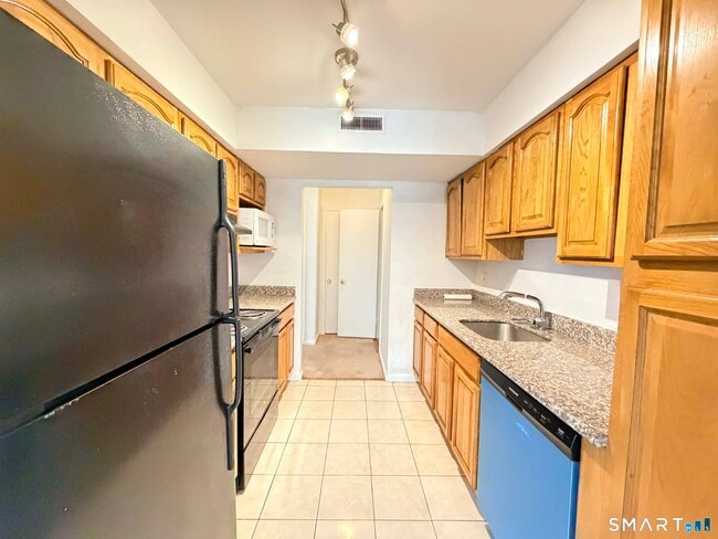 Photo - 14 Newtown Rd Unit A24