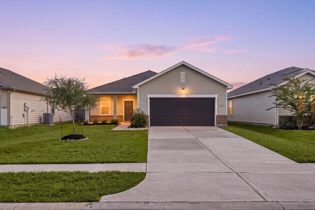 Photo - 1073 Water Oak Ln