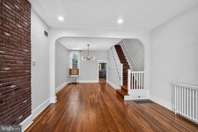 Photo - 185 Baldwin St