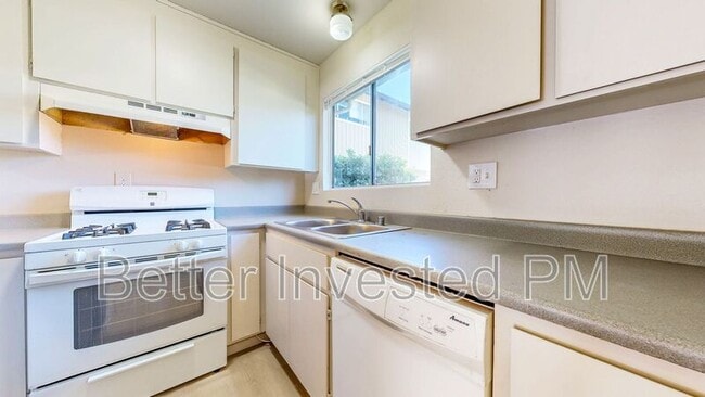 Photo - 965 Marlene St