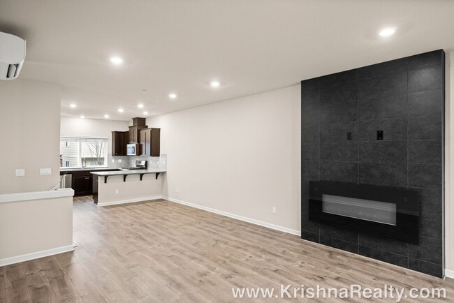 Photo - Lovely 2 BR* 2.5 BA Townhome in Hillsboro, Minutes from Orenco Station! **Excellent Location!**