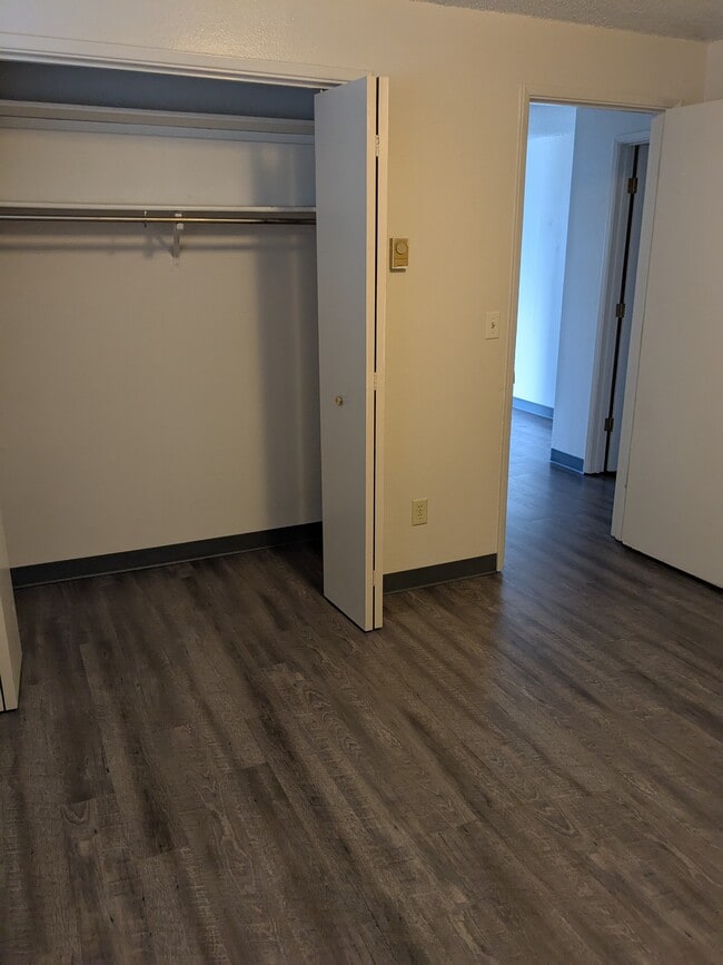 laundry hookups - 1427 Lakeview Ave Unit 1427