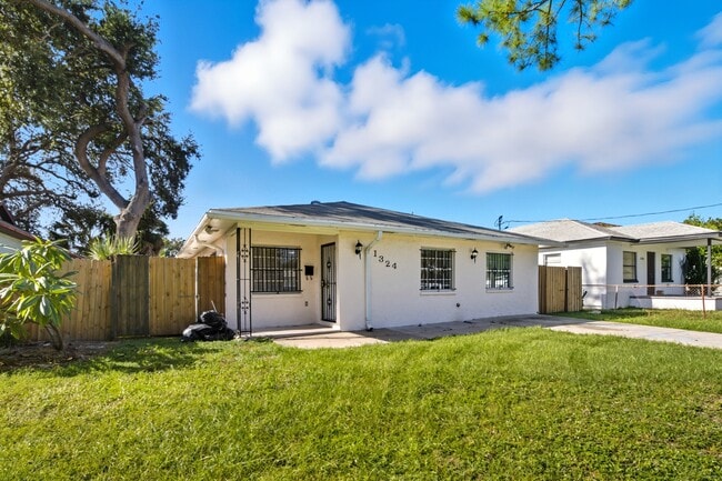 Photo - 1324 W Nassau St