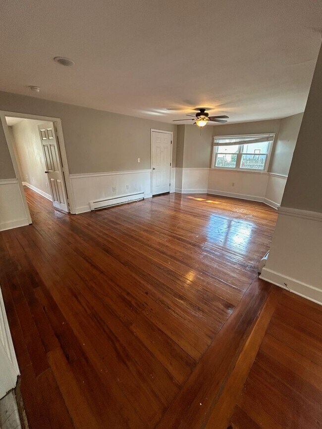 Photo - Nicely renovated 3 bed 2 bath near Tenean Beach!