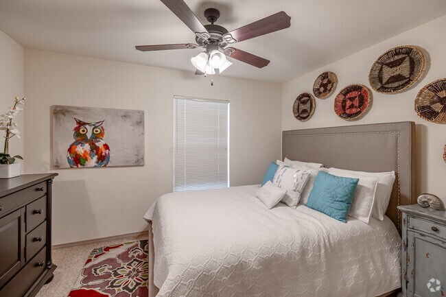 2BR, 2BA - 888SF - Second Bedroom