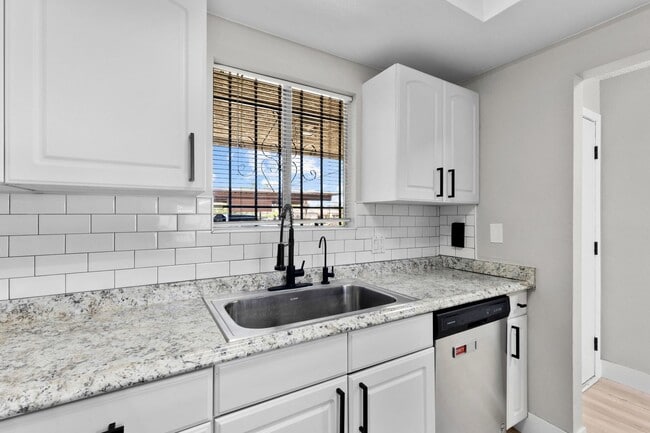 Photo - Beautifully Updated 2 Bedroom, 2 Bathroom Home Near the Heart of Las Vegas