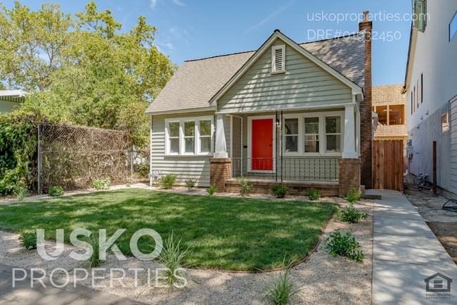 " 2-Bedroom Home with 1,100 Sq Ft of Comfo... - " 2-Bedroom Home with 1,100 Sq Ft of Comfo...