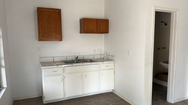 201-203-203 E Washington Ave Unit 201-B