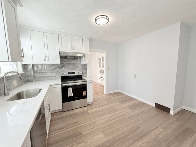 Photo - 204 Farrington St Unit 1