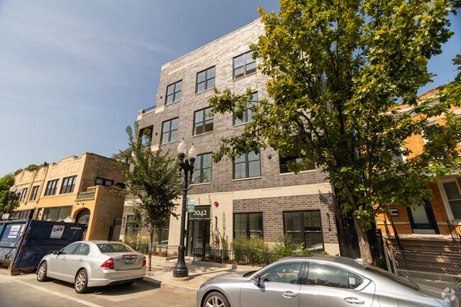 Building Photo - 2042 W Irving Park Rd Rental