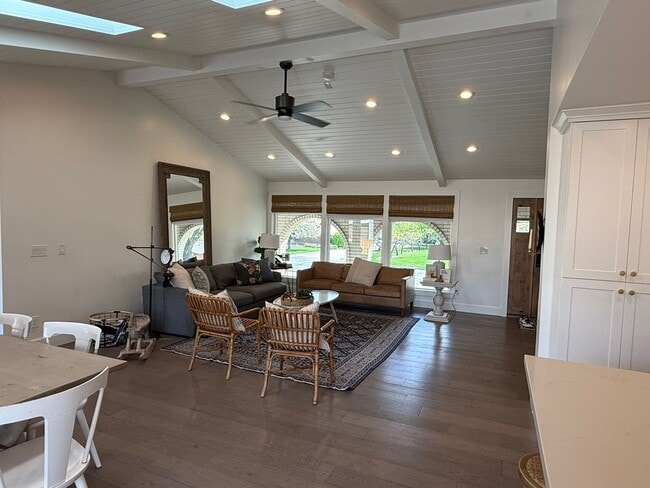 Photo - Comfortable 5 Bed / 4 Bath Home with Dual Kitchens & Garage