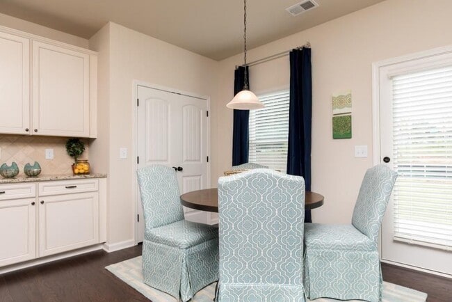 Photo - 1856 Hanover W Dr