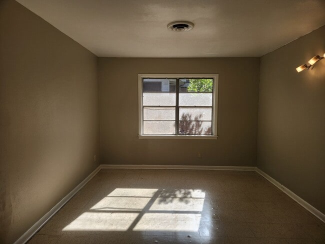 Photo - 2432 Highland Ave