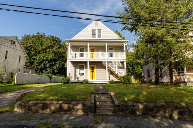 Building Photo - 64 Lincoln Ave Rental