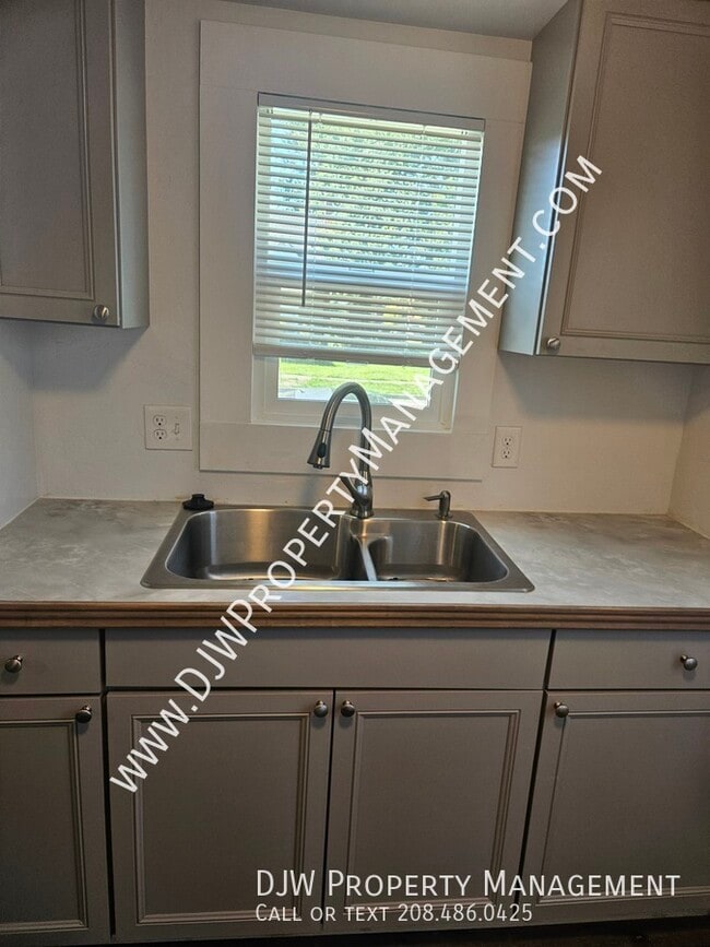 Photo - 424 5th St S