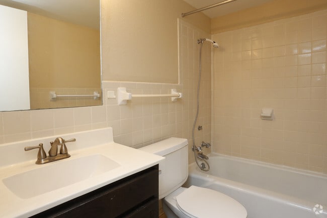 1BR,1BA