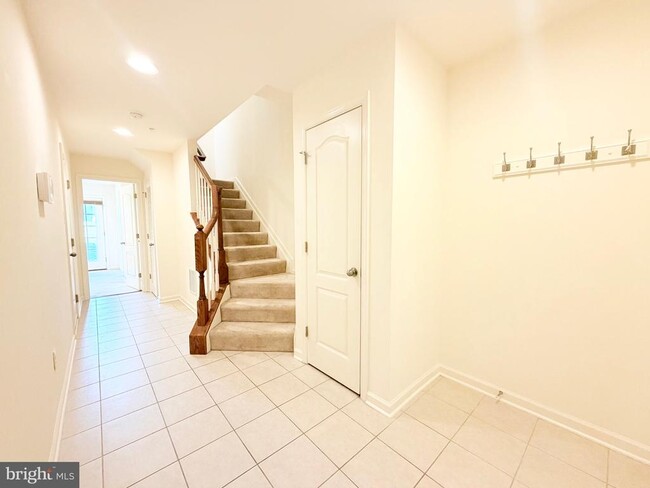 Building Photo - 9918 Veiled Dawn