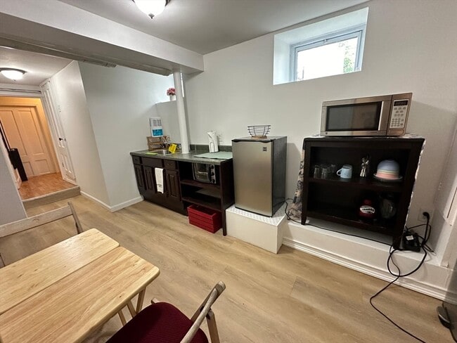 Photo - 14 Ashfield St Unidad B