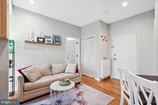 Photo - 1931 17th St NW Unidad 103