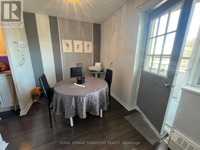 Photo - 2485 Woking Crescent Unit 303