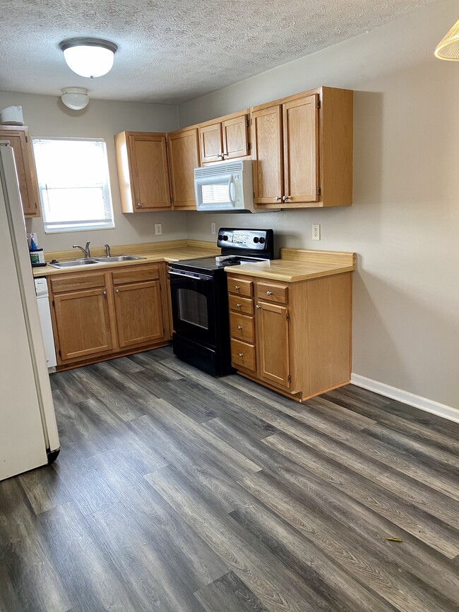 Photo - 1493 Sanner Drive