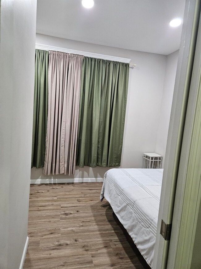 Photo - 1300 43rd St Unit 1