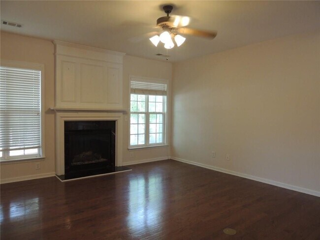 Photo - 2030 Fosco Dr NW