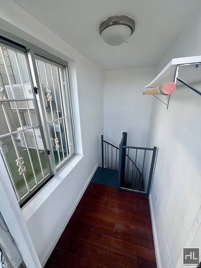 2BR Penthouse w/ Balcony & Private Rooftop Terrace on Bushwick E. Williamsburg Border