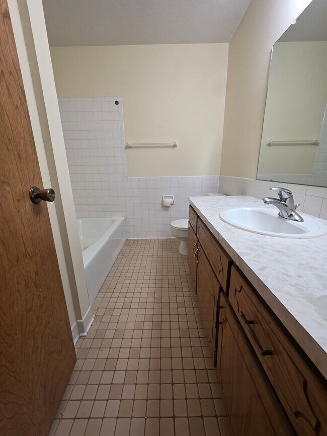 Photo - Lamplighter 1 Unit 301