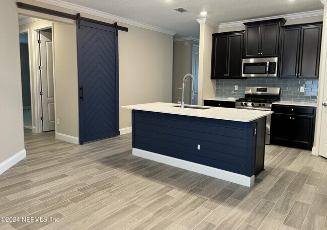 Photo - 345 Rivercliff Trl