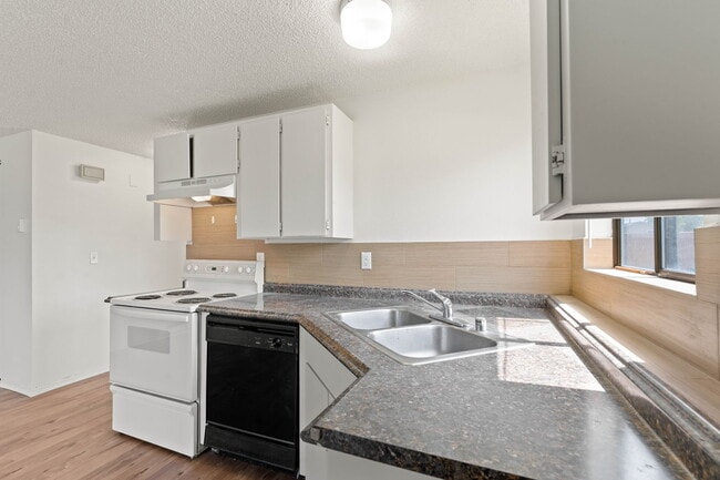 Photo - 2902 N Stone St