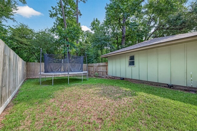 Building Photo - 23011 Fox Hunt Dr
