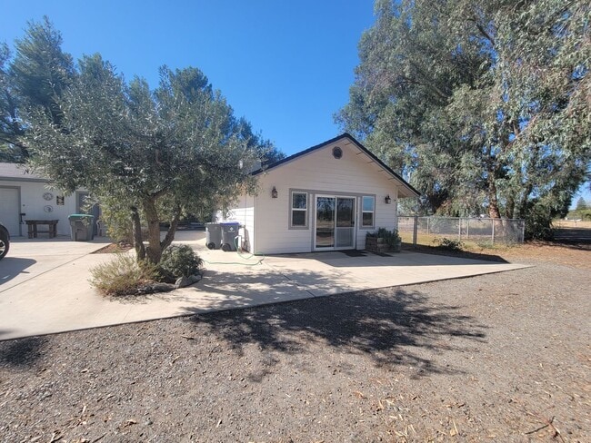 Photo - Charming 1 Bedroom 1 Bath Home For Rent in Corning!