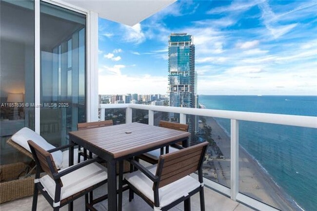 Building Photo - 18201 Collins Ave Unit 18201 Collins Ave appt 4208
