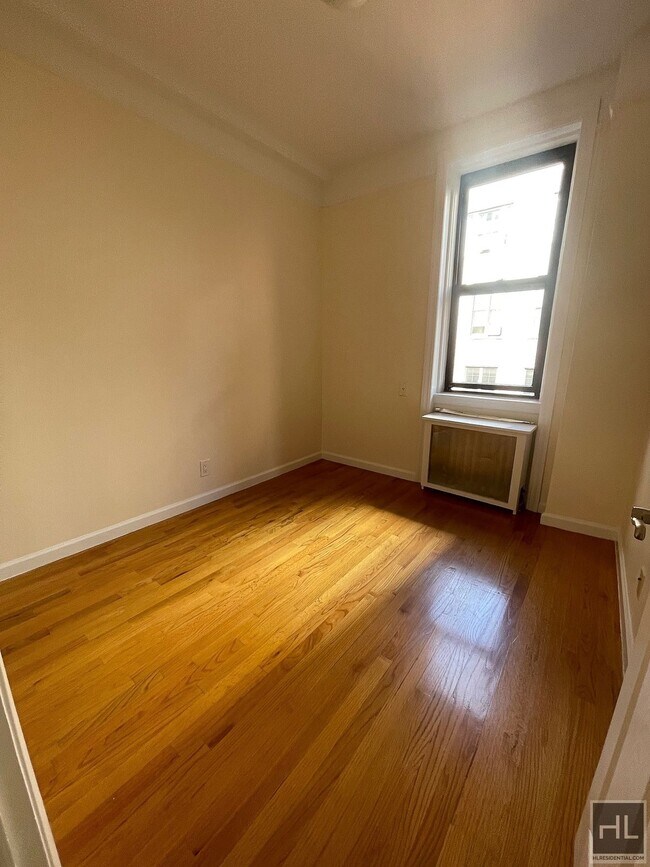 Photo - WEST 45 STREET Unit 4F