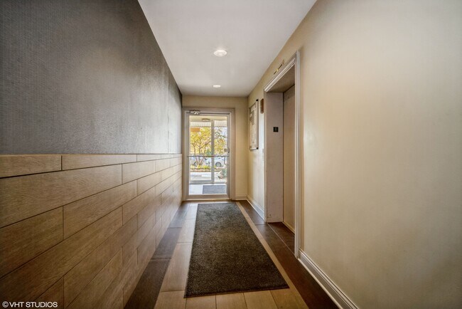 Photo - 10353 Dearlove Rd Unit 5E